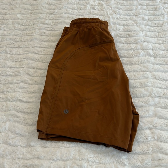 Lululemon Pace Breaker Shorts - Picture 2 of 2
